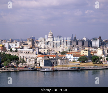 Altstadt-Blick über Hafen, Havanna, La Habana, Republik Kuba Stockfoto