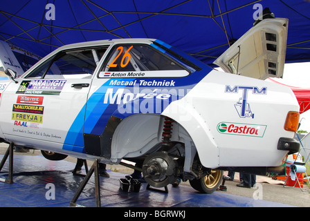 Ford Escort Mk II BDA im Service-Bereich zwischen Wertungsprüfungen auf 2009 Paradigit-ELE-Rallye, Niederlande Stockfoto