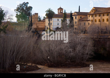 Quadalquivir River und Cordoba Spanien Stockfoto