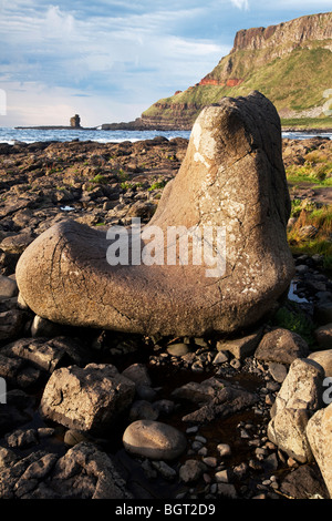 Stiefel von Benandonne bei der Giant es Causeway Antrim-Nordirland hinterlassen, ein Naturphänomen und zum Weltkulturerbe. Stockfoto