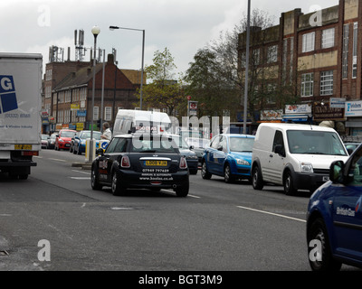 Errichtet auf dem ehemaligen römischen Streckenabschnitt Stane Street von Ewell zu Morden Bild aufgenommen am North Cheam A24 Stockfoto