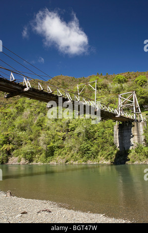 Waioeka Gorge, Bay of Plenty, historische Tauranga Brücke und Waioeka River, North Island, Neuseeland Stockfoto