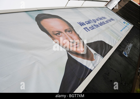 Konservative Parteichef David Cameron vorgestellten ClearChannel Billboard bauseits in Newport South Wales UK Stockfoto