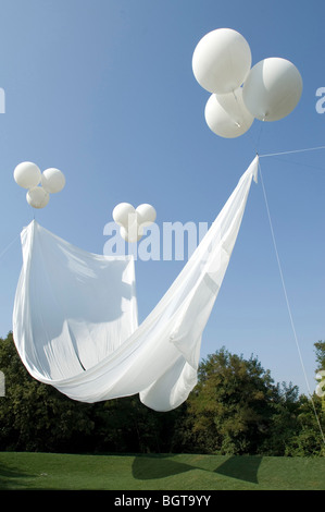 in Richtung Paradies, Arsenale Gärten, Biennale in Venedig 2008, Erleuchtung Raum Stockfoto