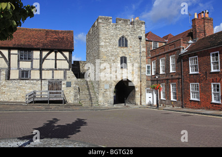 Southampton, Westgate und Tudor Händler Halle Stockfoto