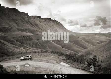 Der Sani Pass, die aus Südafrika, Lesotho, durch die Drakensburg Berge geht. Südafrika - Lesotho Stockfoto