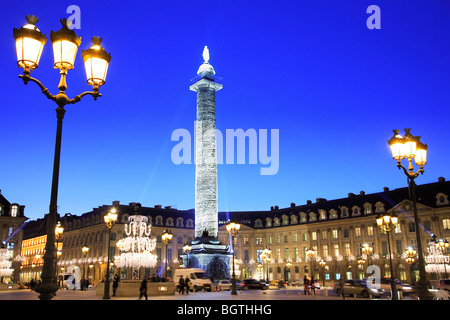 PLACE VENDÔME IN DER NACHT, PARIS Stockfoto