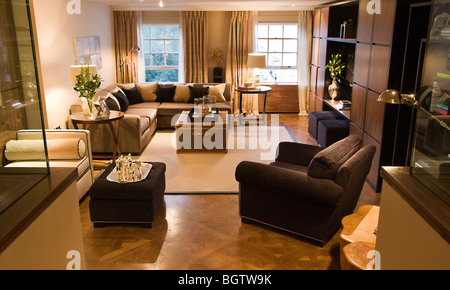 Luigi Esposito Casa Forma Cadogan Platz Interior Wohndesign Küche Fenster Parkett Holz Holz Französisch Tabellenfenster Stockfoto