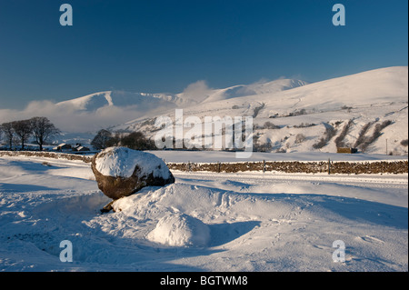 Blick vom fiel Ende lookin in Richtung Harter, Wandale und Cautley Felsen in der Howgills. Stockfoto