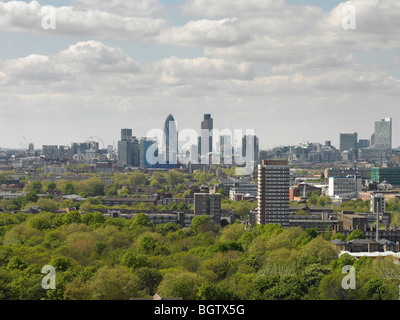 2012 LONDON OLYMPIA-STADION, LONDON, VEREINIGTES KÖNIGREICH, BEVÖLKERUNGSREICHEN Stockfoto