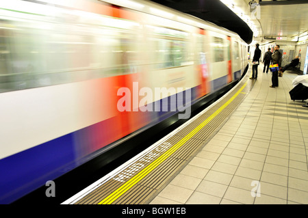 U-Bahn, U-Bahn, Eintritt in das "Monument" Station, London, England, Vereinigtes Königreich, Europa Stockfoto