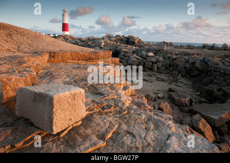 Portland Bill Leuchtturm und stillgelegten Steinbruch Portland (Naturstein) in der Nähe von Weymouth, Dorset, England, Vereinigtes Königreich Stockfoto