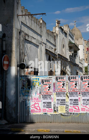 Straße Werbetafeln vor der Herstellung de tabac, Ajaccio Corsicain Ajaccio, Corsica, Stockfoto