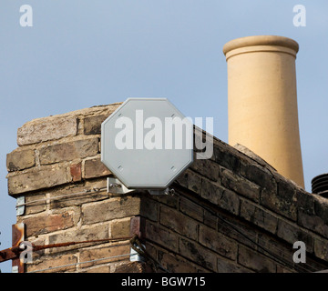 Ionica Gericht / Antenne auf einem Schornstein Stockfoto