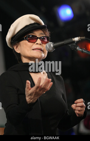 Japanische Sängerin, Musiker, Dichter und Künstler Yoko Ono, in Tokio, Japan im November 2006. Stockfoto