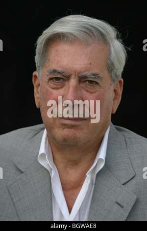 Mario Vargas Llosa, einer der weltweit größten lebenden Schriftsteller, aus Südamerika. Edinburgh International Book Festival 2003 Stockfoto