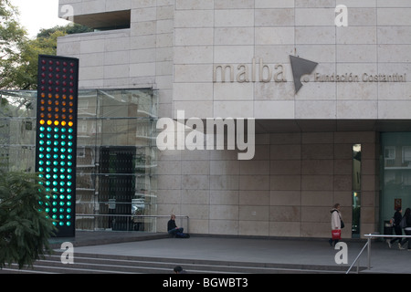 Malba (Museum für lateinamerikanische Kunst) Fassade in Buenos Aires Stockfoto