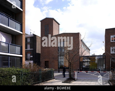 LUMEN UNITED REFORM KIRCHE, LONDON, VEREINIGTES KÖNIGREICH, THEIS UND KHAN ARCHITEKTEN Stockfoto