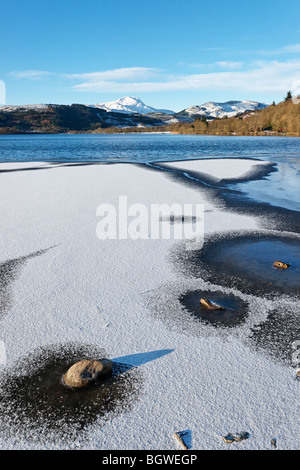 Ben Lomond und Trossachs, in der Nähe von Aberfoyle, Stirling, Schottland, Loch Ard. Stockfoto