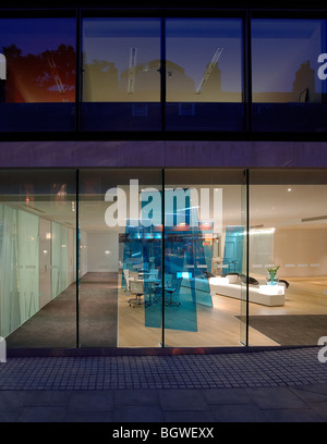 ZENITH OPTAMEDIA, LONDON, VEREINIGTES KÖNIGREICH, T P BENNETT Stockfoto