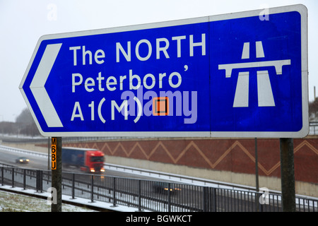 Blaue Autobahn Zeichen A1M Cambridgeshire Stockfoto