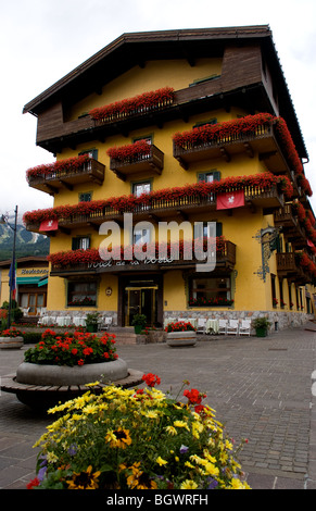 Das Hotel De La Poste von Cortina d' Aamezzo in italienischen Alpen Dolomiten in der Stadtmitte Stockfoto