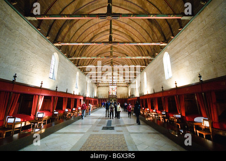 Hotel Dieu Old Hospital Betten Beaune Frankreich // Alte Krankenhausbetten im Hotel Dieu / Hospices de Beune im Flügel, der ursprünglich ein Hospiz für die Armen war. Stockfoto