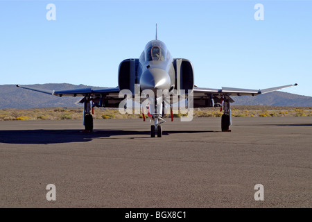 F-4E Phantom II sitzt auf der Rampe während der 2004 Reno National Championship Air Racer im Stead Field in Nevada Stockfoto