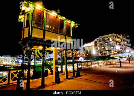 Darling Harbour in der Nacht in Sydney, Australien Stockfoto