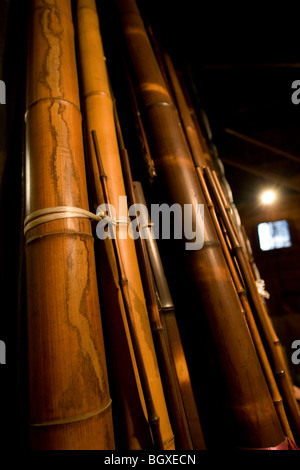 Junji Kagata, Takehei Bambus, im Lager, wo das Unternehmen seine Sammlung von Bambus, Kyoto, Japan speichert. Stockfoto