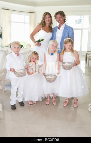 Braut und Bräutigam Hochzeit Kinder Stockfoto