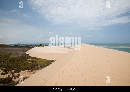 Blick von der Düne auf Bazaruto Island, Mosambik, Ost-Afrika Stockfoto