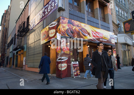 Ein Hortons Kaffee und Bäckerei in der Nähe von Union Square in New York, auf Montag, 18. Januar 2010. (© Frances M. Roberts) Stockfoto