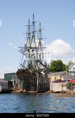 Der hohe Schiff Freundschaft SALEM auf der Bahn in Boothbay Harbor Shipyard Stockfoto