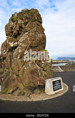 Denkmal für Guglielmo Marconi, Radiopionier, lebte in Ballycastle, County Antrim, Nordirland Stockfoto