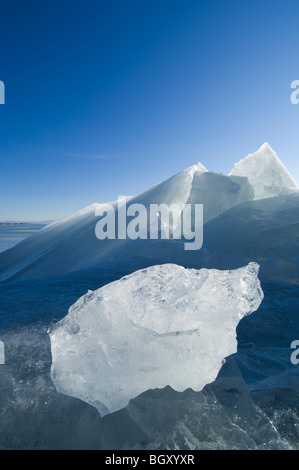 Klumpen Eis und Druck Grat-Canyon Fähre See-Montana USA Stockfoto