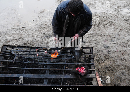 Blick auf den Viehmärkten in Atyrau Stadt in Kasachstan. Hier können Sie Leben Schafe, Ziegen, Rinder und Kamele zum Essen kaufen. Stockfoto