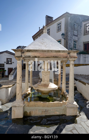 Portugal, Alto Alentejo, Castelo de Vide.  Die Fonte da Vila fountain im jüdischen Viertel (Judiaria) Stockfoto