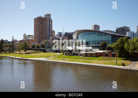 Torrens Lake und dem Convention Centre, Adelaide, SA, Australien Stockfoto