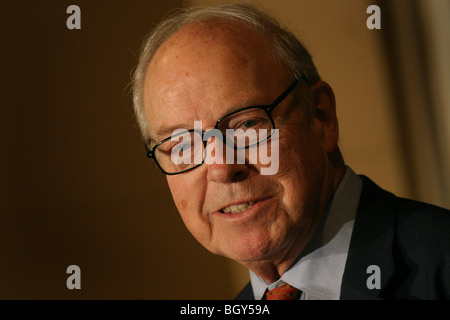 Dr. Hans Blix, Vorsitzender der Waffen der Massenvernichtungswaffen Kommission Stockfoto