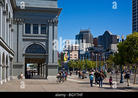 Das FERRY BUILDING MARKETPLACE auf der EMBARCADERO - SAN FRANCISCO, Kalifornien Stockfoto