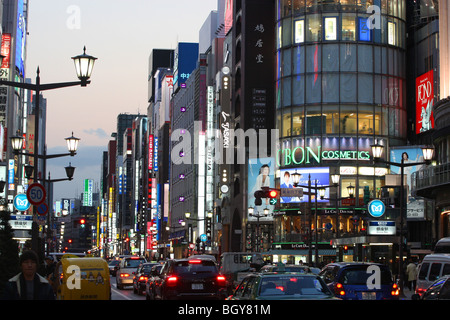 Ginza Kreuzung und Ginza Dori in Gina Bezirk, Tokio, Japan, 2009 Stockfoto