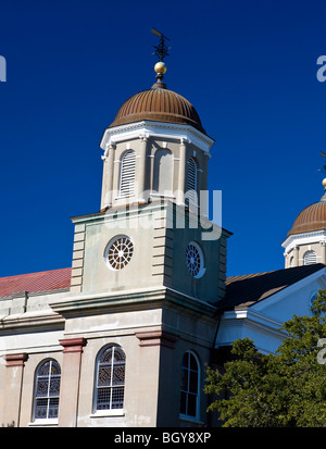 Kuppel auf der Oberseite eine Kirche, Meeting Street, Charleston, South Carolina, Vereinigte Staaten von Amerika. Stockfoto