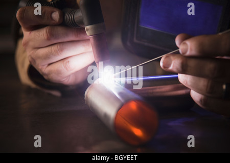 Stahlarbeiter in Metall-shop Stockfoto