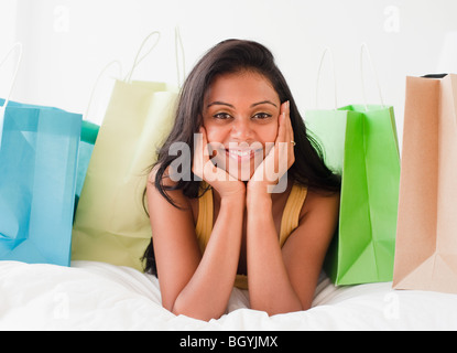 Frau Malerei Fußnägel Stockfoto