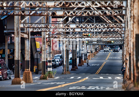 Erhöhte u-Bahnlinie New Yorker Stadtteil Bronx Stockfoto