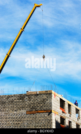 Kran auf Baustelle Stockfoto