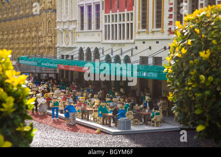 LEGO-Szene mit Cafés, Legoland Windsor Stockfoto