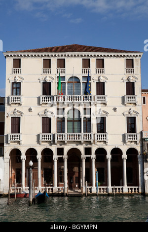 PALAZZO MICHIEL DELLE COLONNE AM CANAL GRANDE IN VENEDIG, ITALIEN Stockfoto