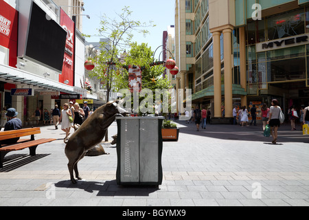 Oliver und Freunde Schwein Skulpturen auf Rundle Mall, Adelaide, SA, Australien Stockfoto